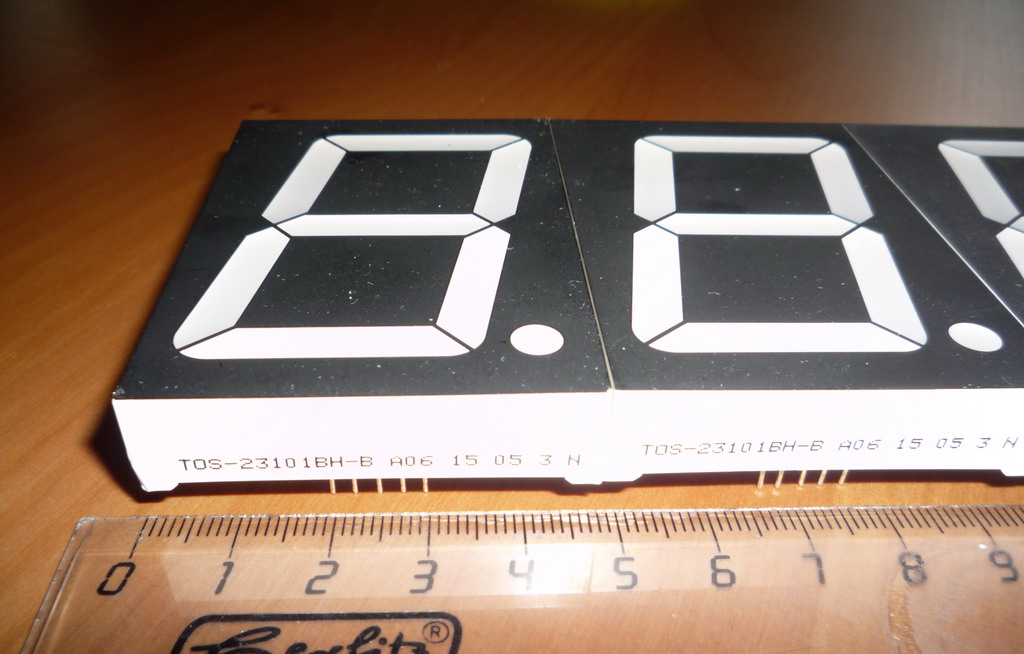 S> 7-Segment-Anzeigen > 80 mm groß - Mikrocontroller.net
