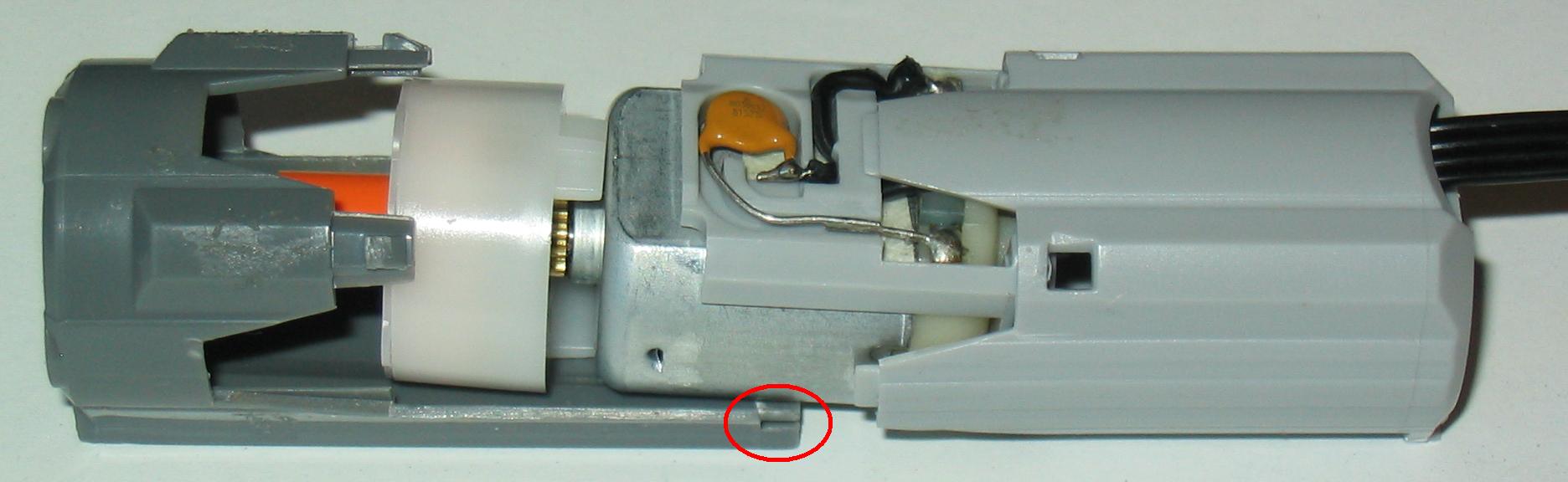 S] Flachbandkabel 4-polig / 1,5 mm Raster / AWG26 (19 x AWG38) für LEGO® Power  Functions Motor - Mikrocontroller.net