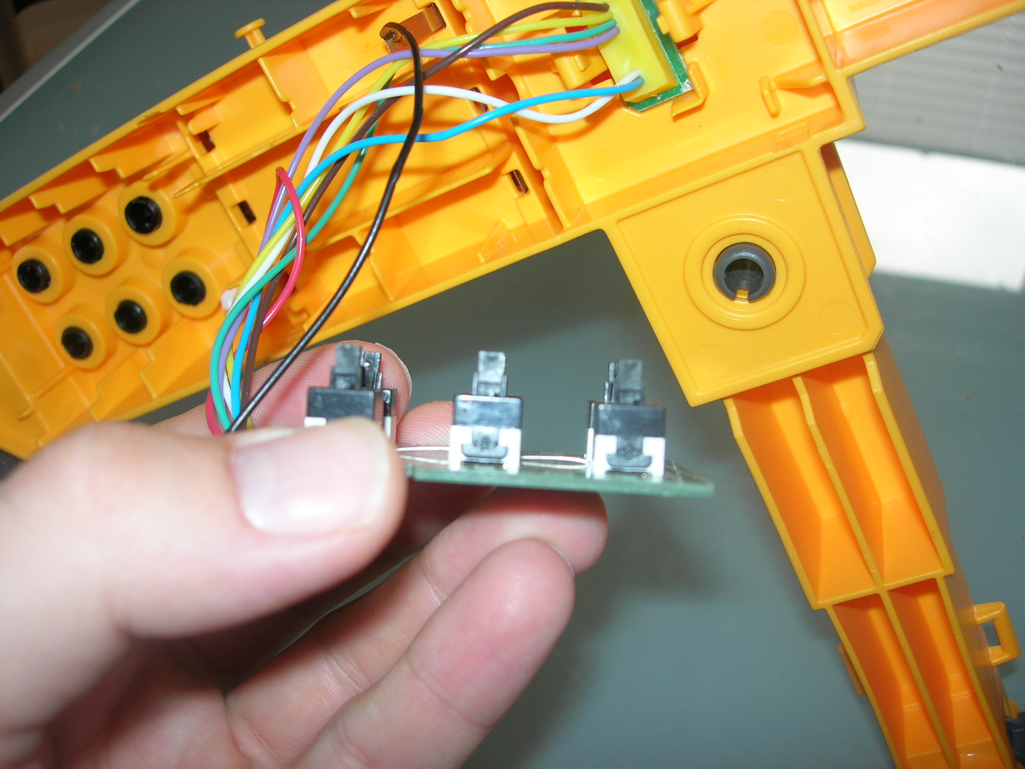 Was ist das für ein Schalter (Playmobil-Kran) - Mikrocontroller.net