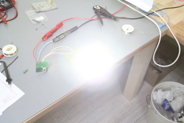 Extrem hellen und kurzen LED-Blitz erzeugen - Mikrocontroller.net