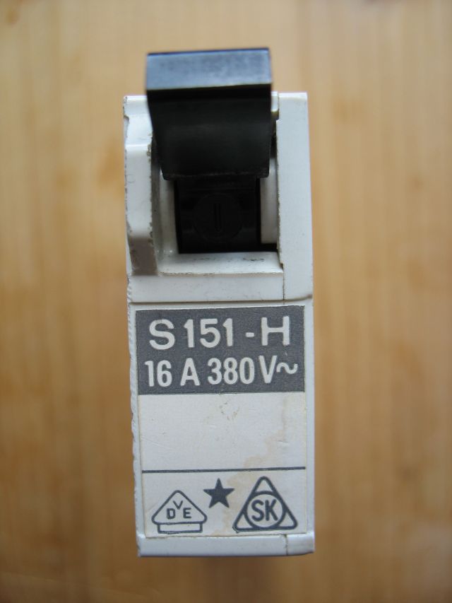 V] Leitungsschutzschalter / Sicherungsautomat / Sicherung 16A -  Mikrocontroller.net