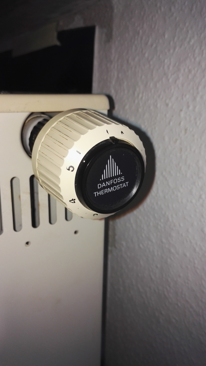 Heizkörper-Thermostat abmontieren - Mikrocontroller.net