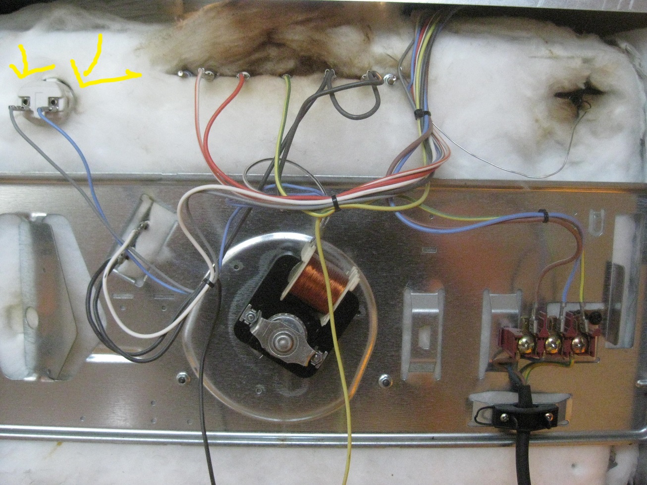 Backofen Kühl-Ventilator schaltet nach 20-30 min ab, Ofen überhitzt  anschließend - Mikrocontroller.net