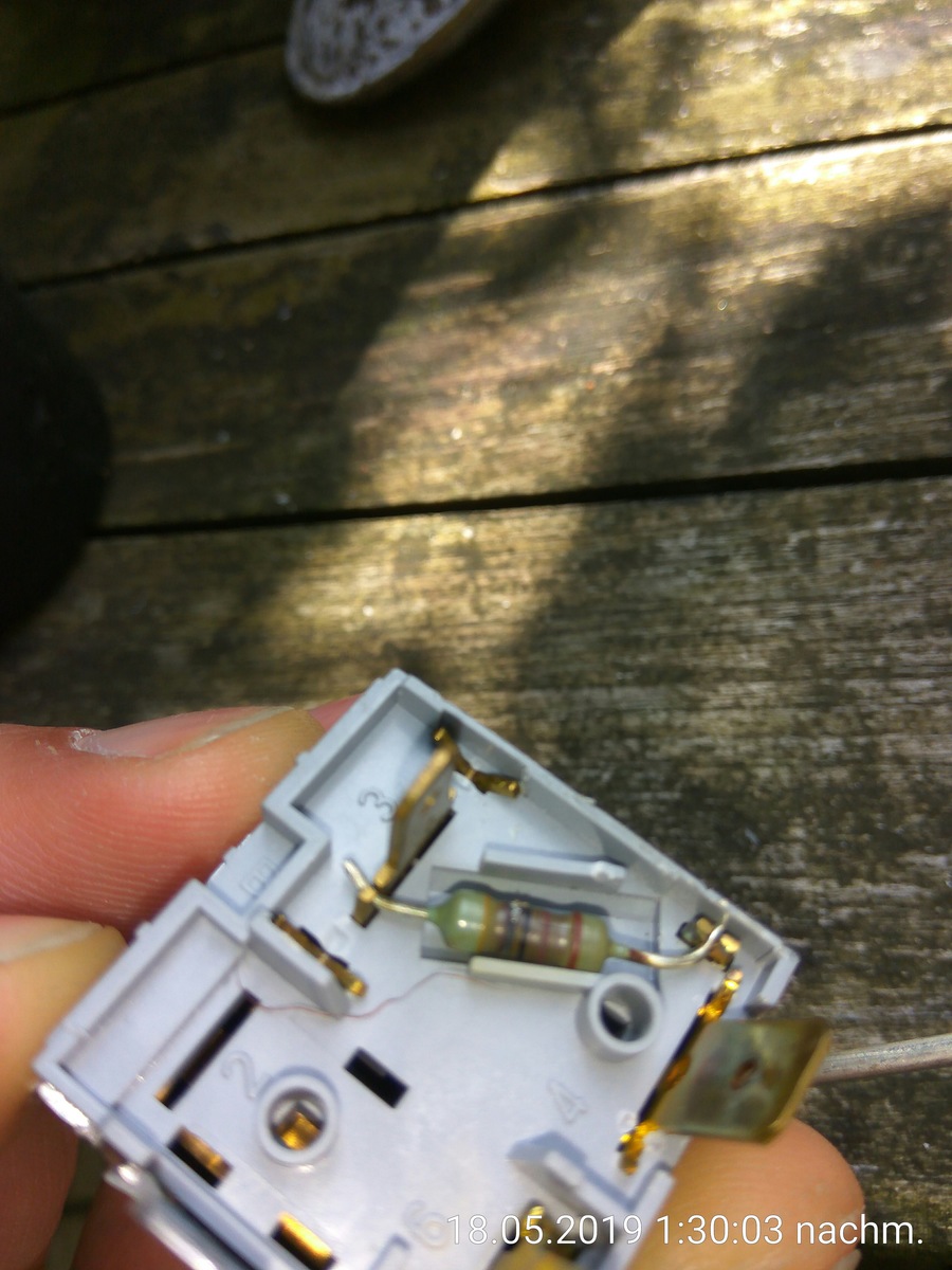 Kühlschrank defekt, Widerstand am Thermostat durchgebrannt -  Mikrocontroller.net