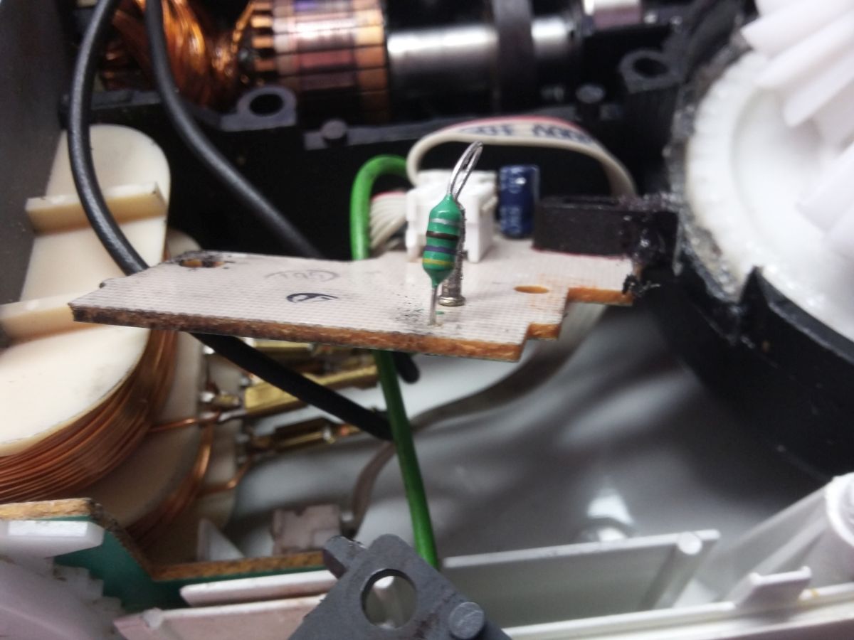 Reparaturanleitung Bosch Küchenmaschine MUM44 MUM45 MUM46 etc: Motor dreht  kurz und geht wieder aus - Mikrocontroller.net