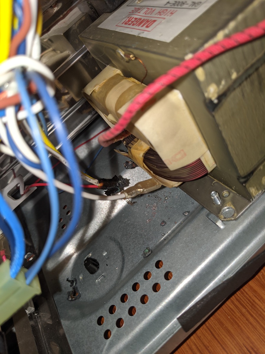 Mikrowelle reparieren (Am Hochspannungstrafo ist ein Kabelschuh abgebrannt)  - Mikrocontroller.net