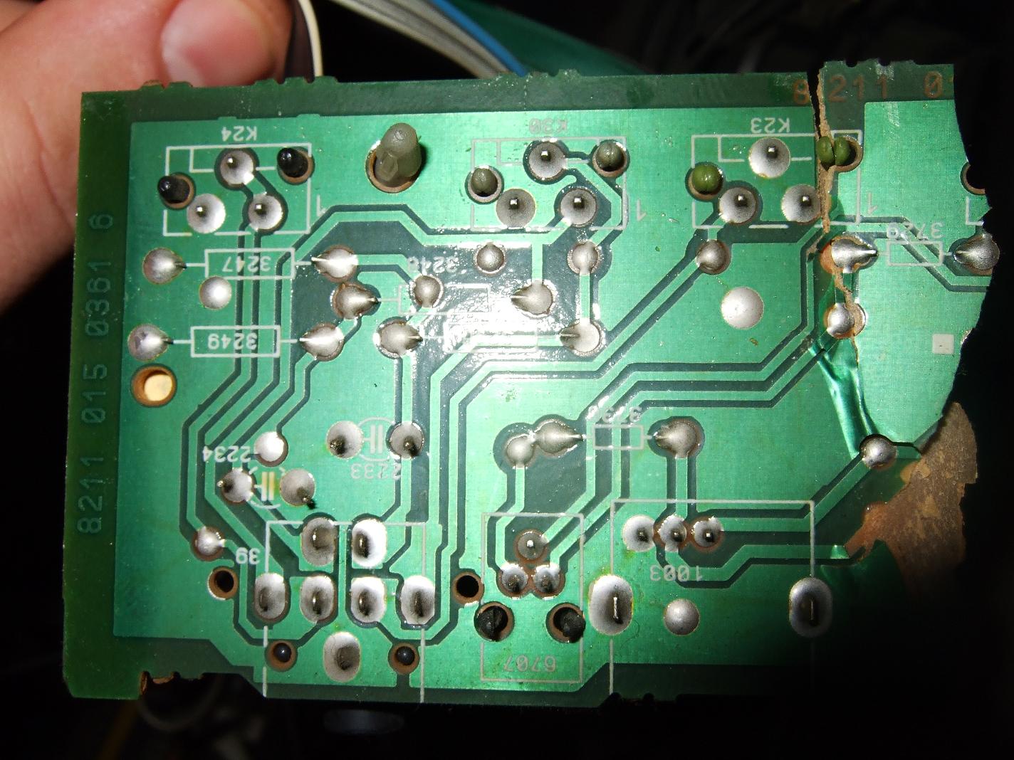 Platine reparieren - die grosse Kunst der Elektronik-Reparatur - Neofix